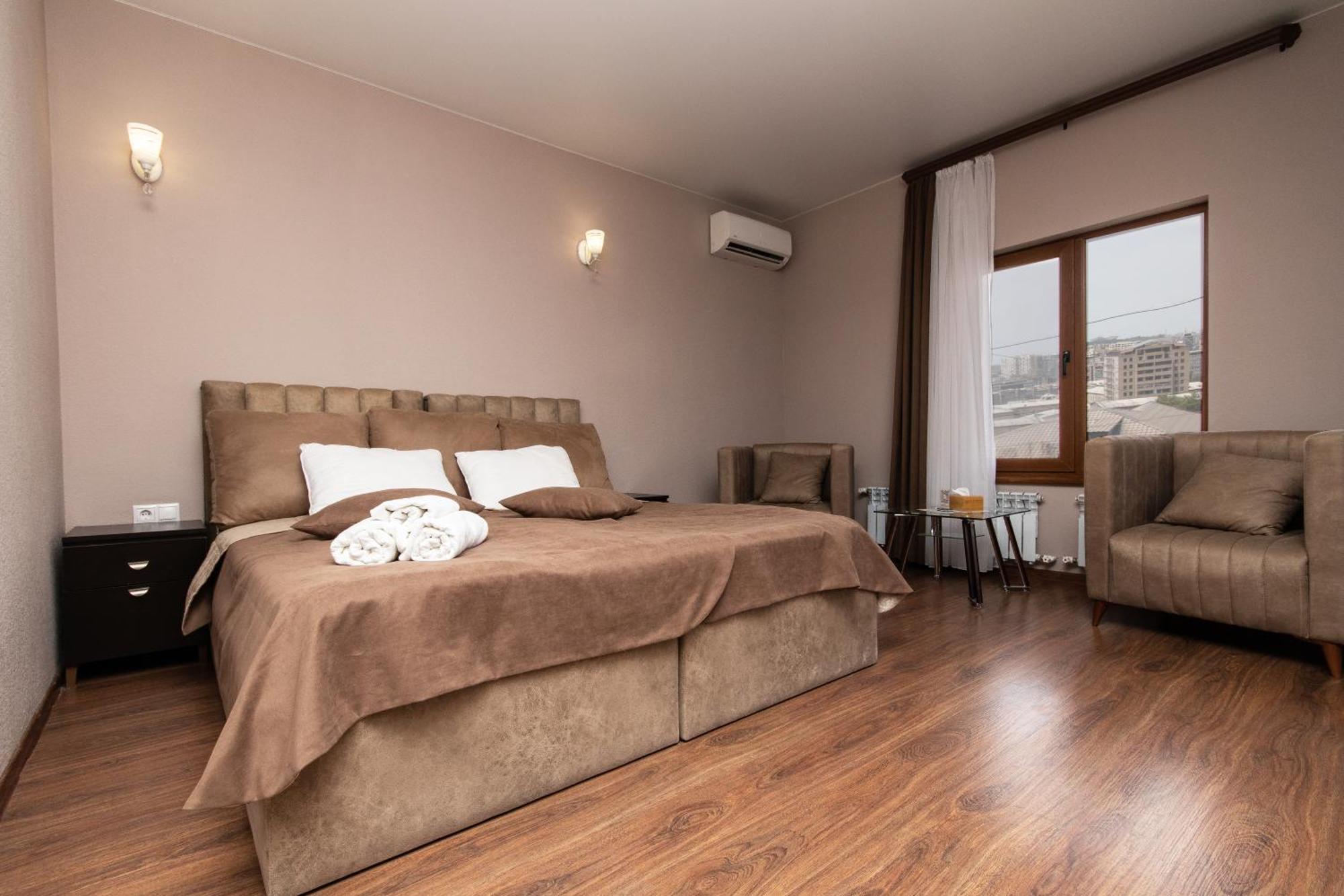 Hillside Guest House Erevan Exterior foto