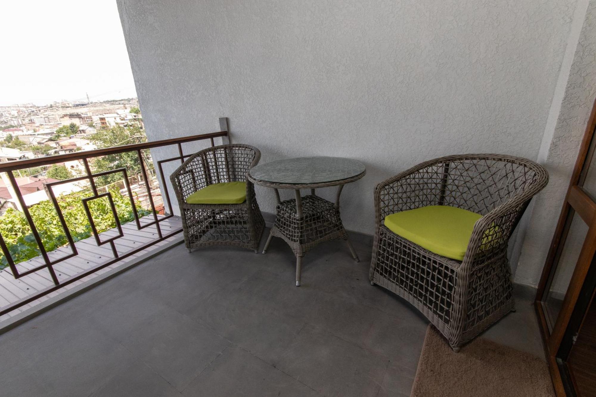 Hillside Guest House Erevan Exterior foto